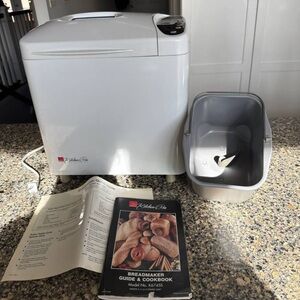 Regal 1-1/2 to 2 lb Breadmaker with instructions/recipes